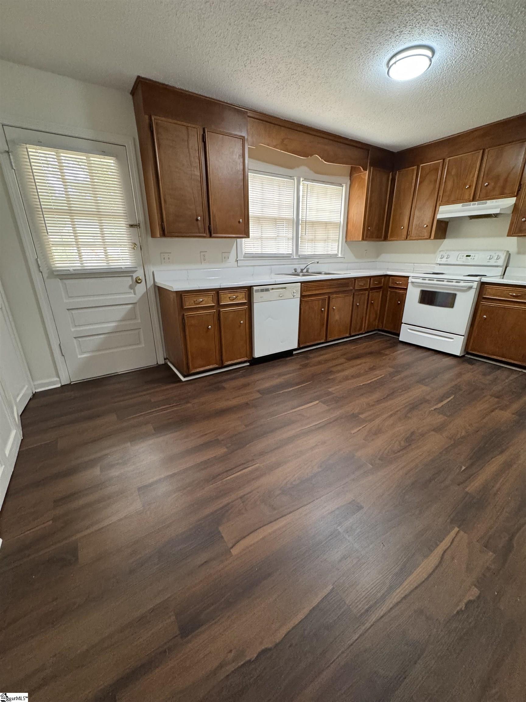 Greenville, South Carolina 29605, United States, 3 Bedrooms Bedrooms, ,2 BathroomsBathrooms,Residential,Active,199800