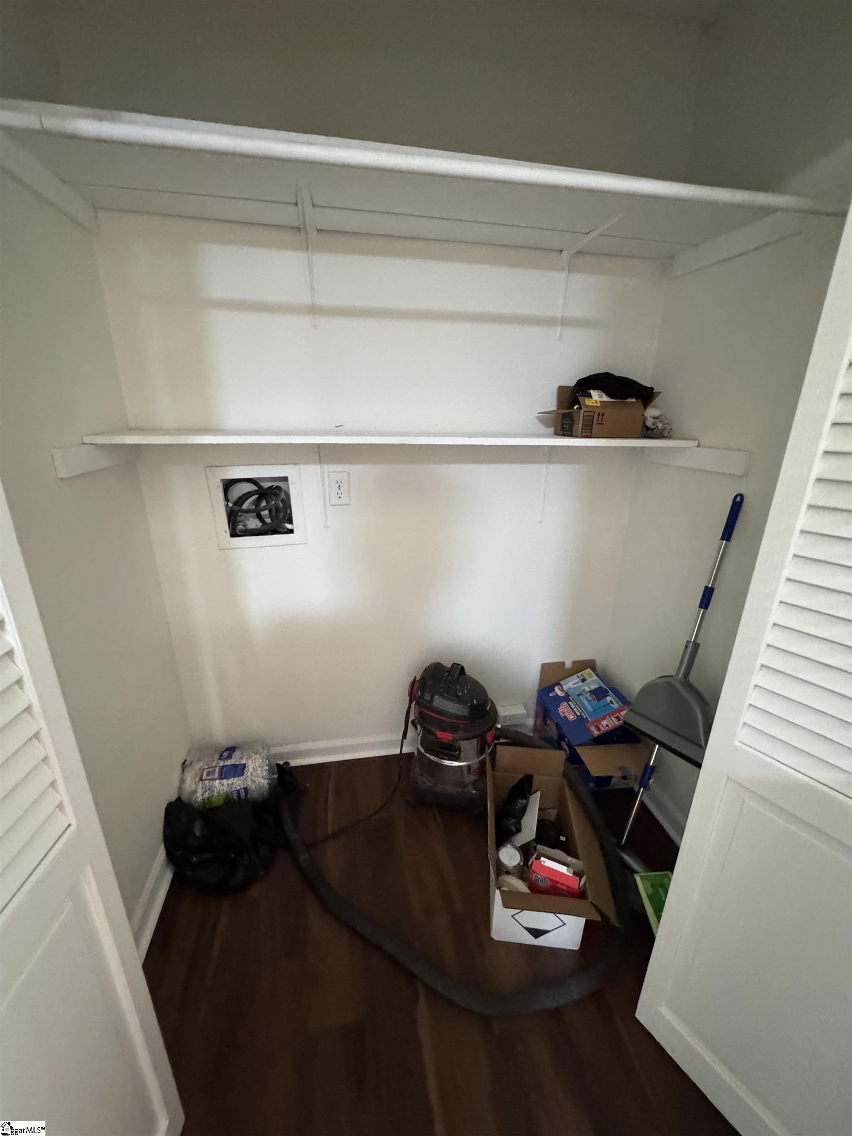 Greenville, South Carolina 29605, United States, 3 Bedrooms Bedrooms, ,2 BathroomsBathrooms,Residential,Active,199800