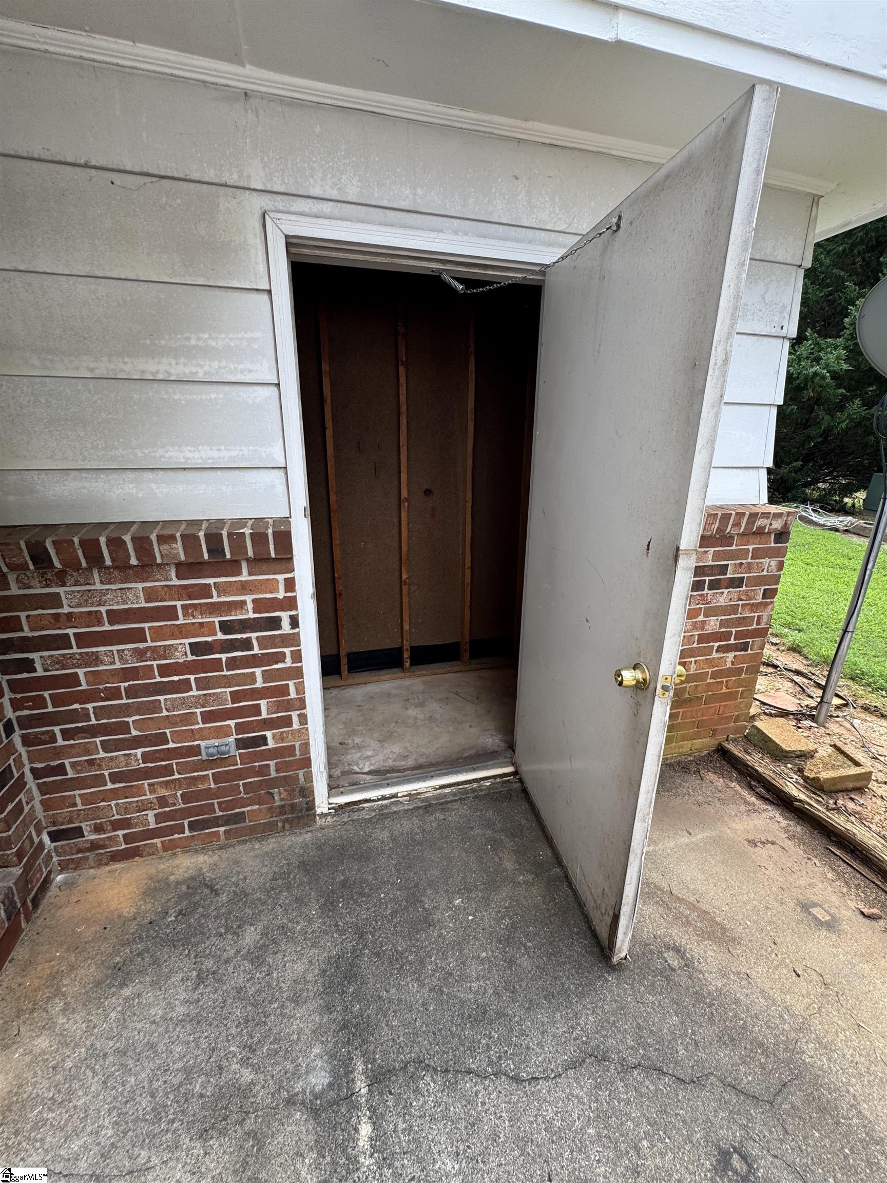 Greenville, South Carolina 29605, United States, 3 Bedrooms Bedrooms, ,2 BathroomsBathrooms,Residential,Active,199800