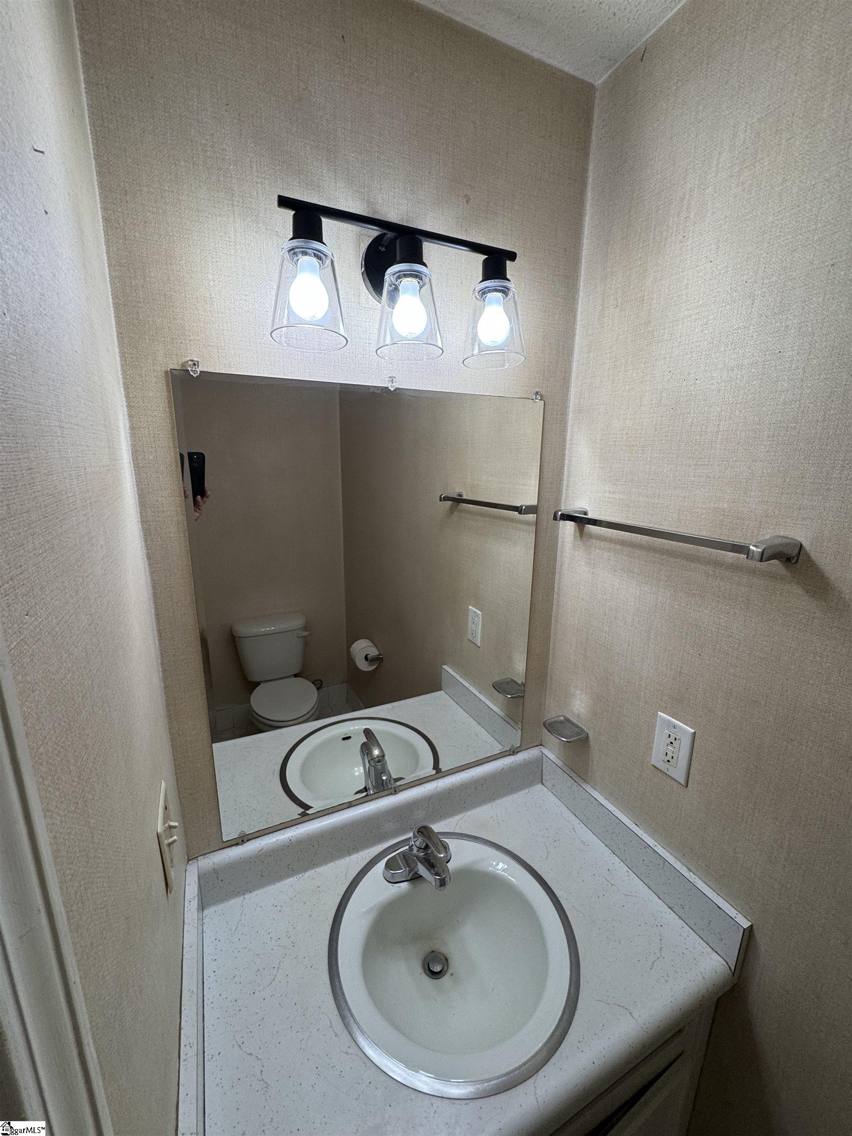 Greenville, South Carolina 29605, United States, 3 Bedrooms Bedrooms, ,2 BathroomsBathrooms,Residential,Active,199800