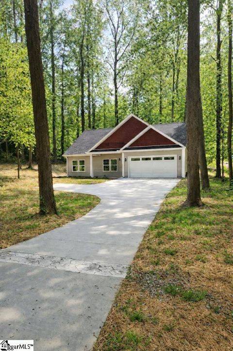 Photo of 180 Anita Drive, Spartanburg, SC 29302 (MLS # 1588953)