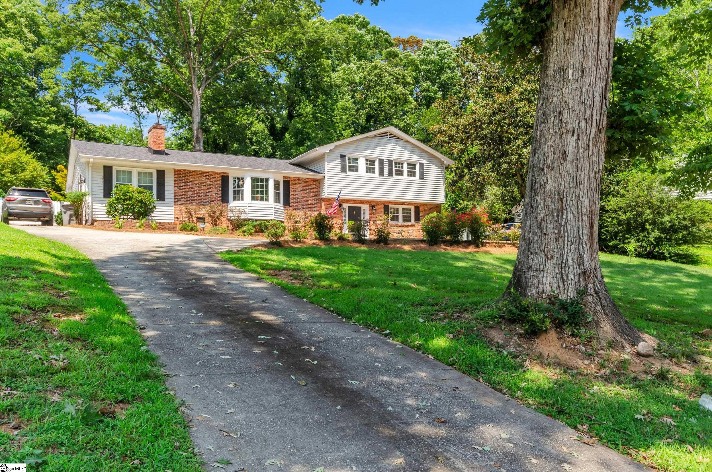 1009 Edwards Road