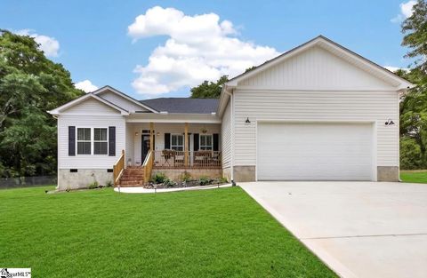 Photo of 435 Minor Street, Williamston, SC 29697 (MLS # 1590175)