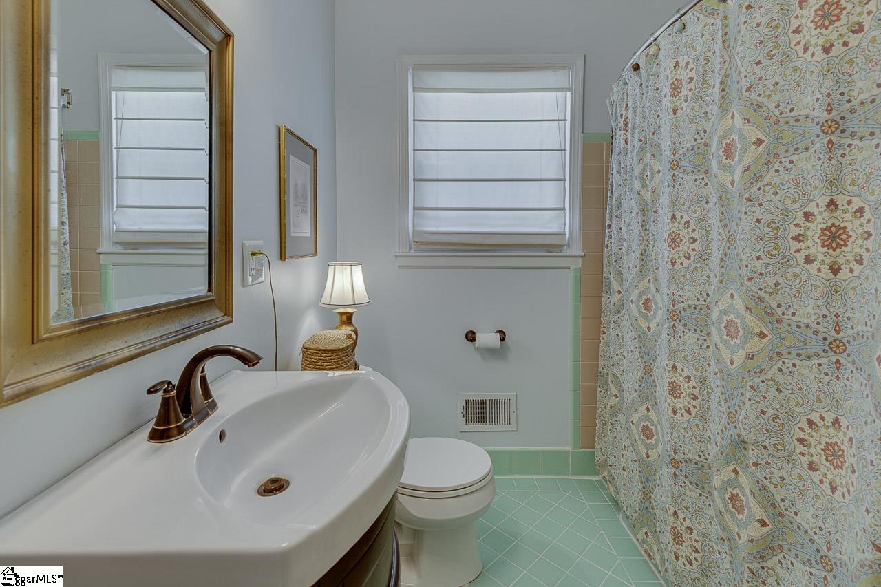 Greenville, South Carolina 29615, United States, 3 Bedrooms Bedrooms, ,2 BathroomsBathrooms,Residential,Contingent,130522