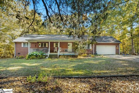 Photo of 203 C P Hanks Road, Iva, SC 29655 (MLS # 1589856)