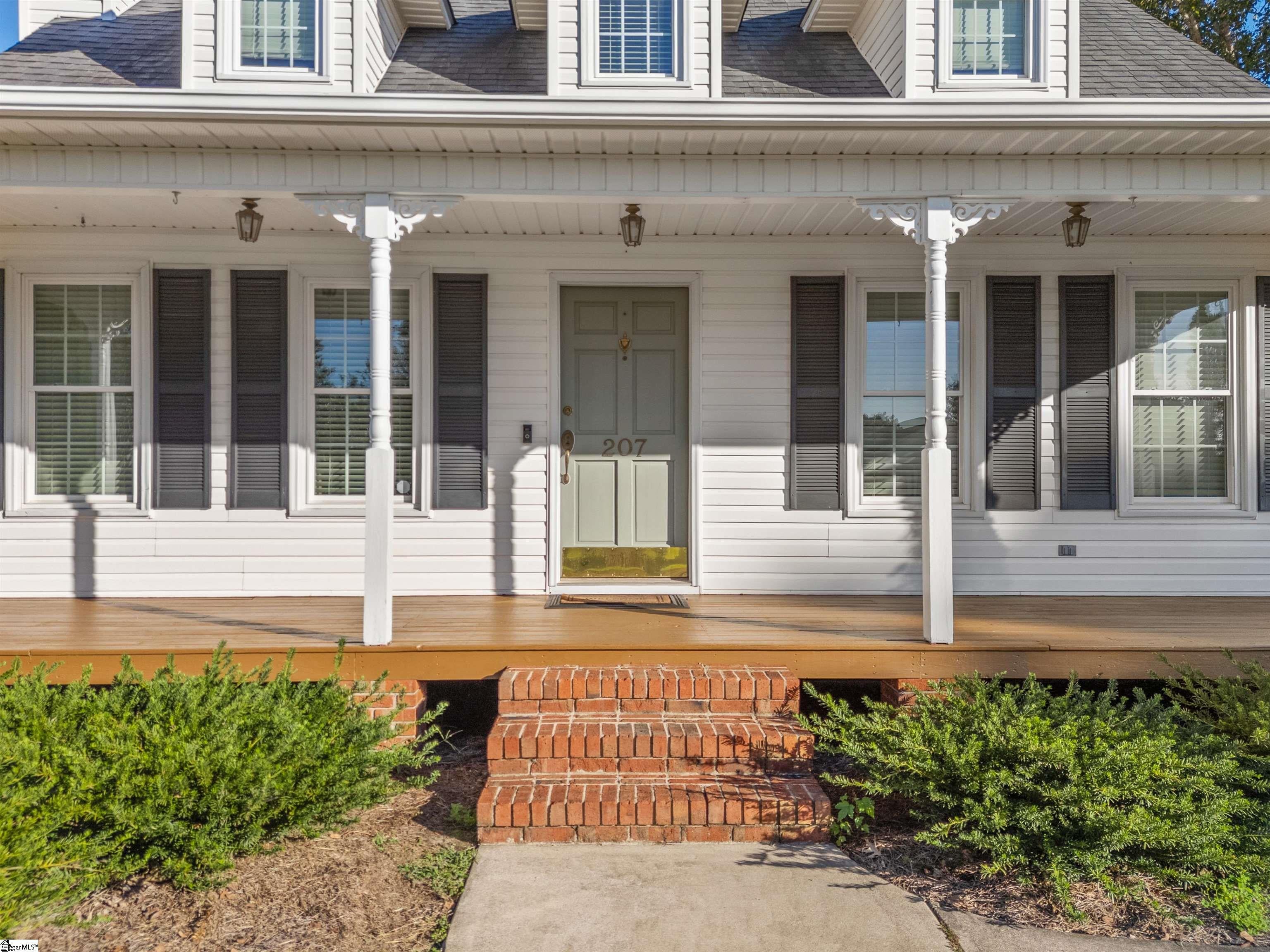 207 SW Fieldsedge Drive