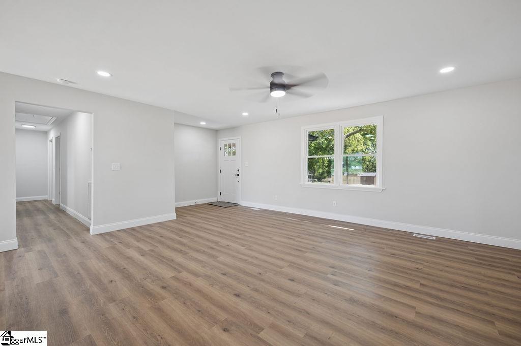 218 Ridgecrest Way