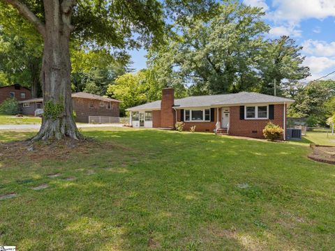 Photo of 1102 Elmore Street, Gaffney, SC 29340 (MLS # 1589694)