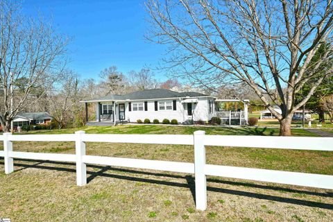 Photo of 202 and 200 Due West Circle, Easley, SC 29640 (MLS # 1584165)