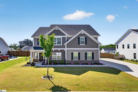 Photo of 307 Valley Oak Drive, Belton, SC 29627 (MLS # 1589392)