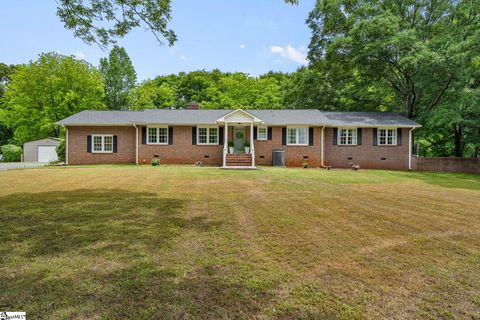 Photo of 915 Cricket Lane, Anderson, SC 29621 (MLS # 1592056)