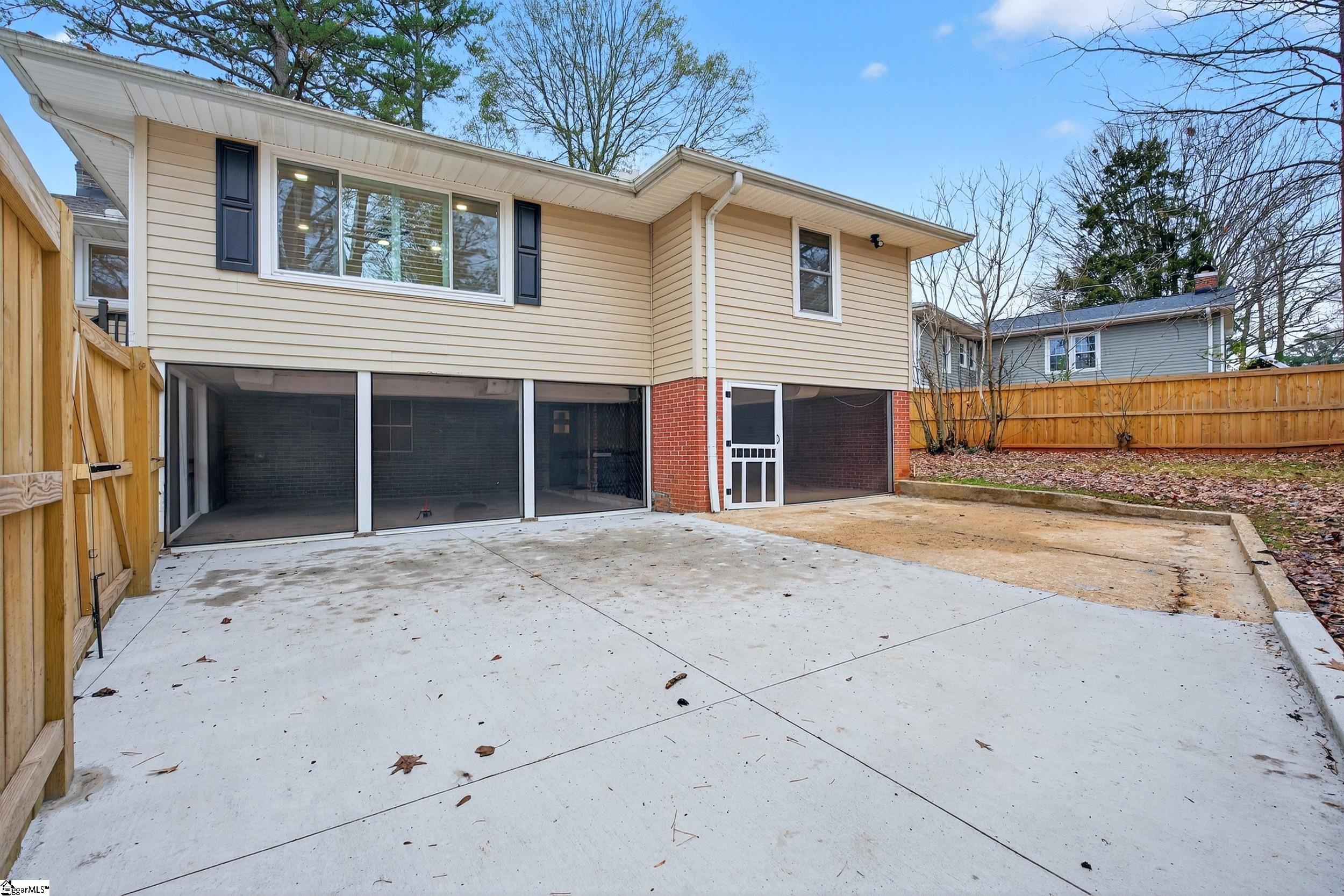 Greenville, South Carolina 29609, United States, 4 Bedrooms Bedrooms, ,2 BathroomsBathrooms,Residential,Active,252356