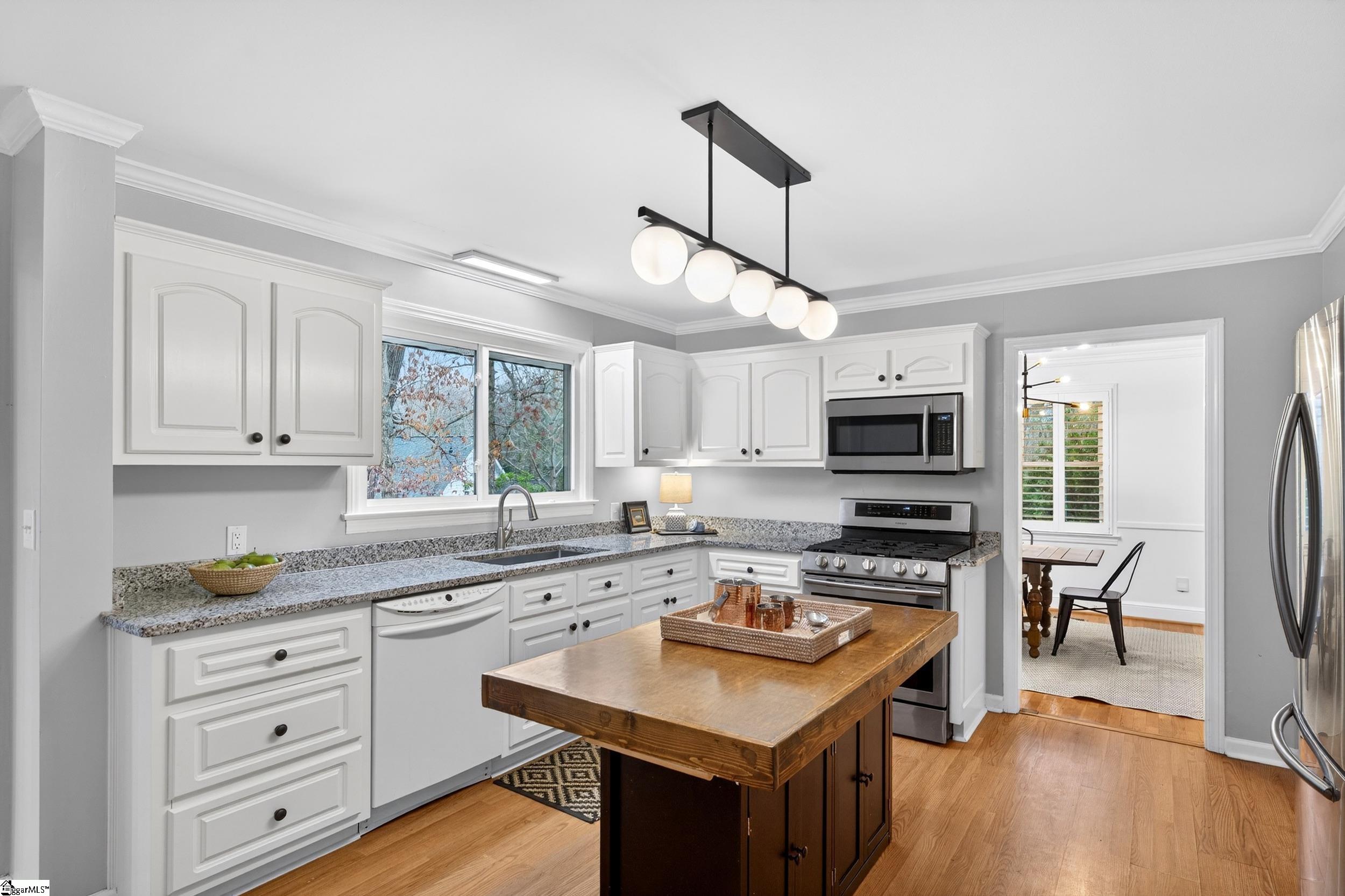 Greenville, South Carolina 29609, United States, 4 Bedrooms Bedrooms, ,2 BathroomsBathrooms,Residential,Active,252356