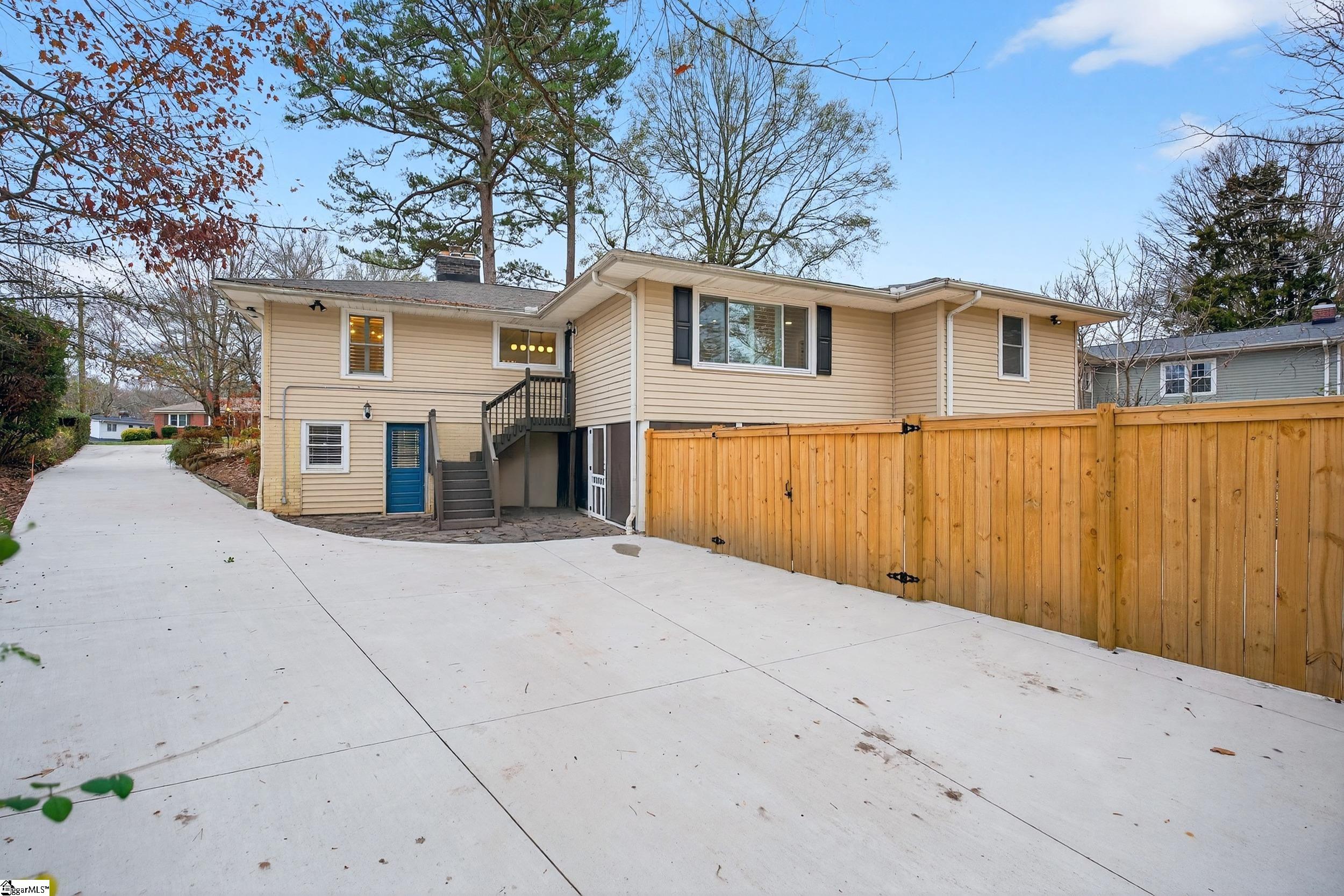 Greenville, South Carolina 29609, United States, 4 Bedrooms Bedrooms, ,2 BathroomsBathrooms,Residential,Active,252356