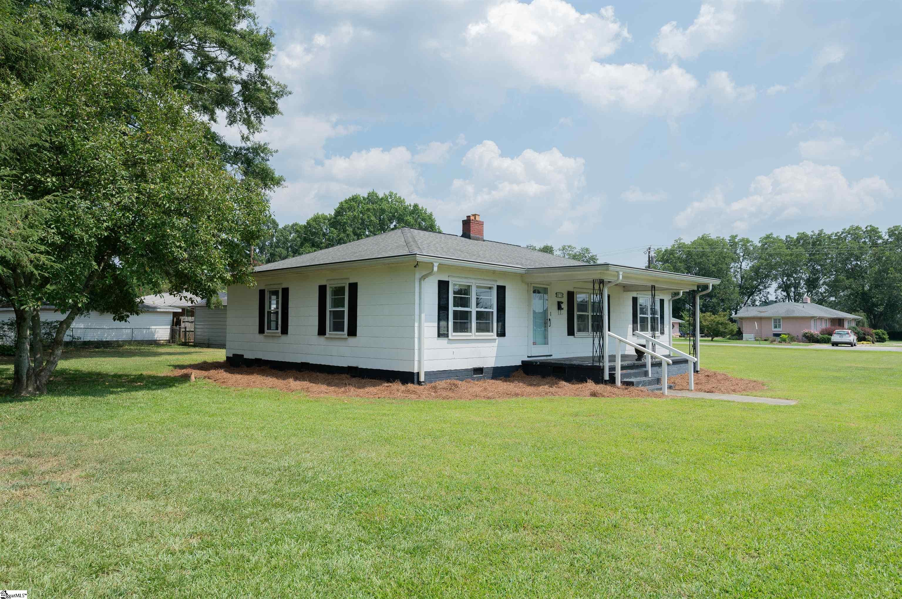 615 Belton Highway