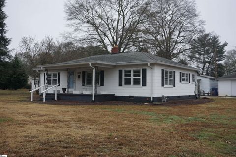 Photo of 615 Belton Highway, Williamston, SC 29697 (MLS # 1576542)