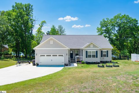 Photo of 102 Indian Ridge Point, Laurens, SC 29360 (MLS # 1589398)
