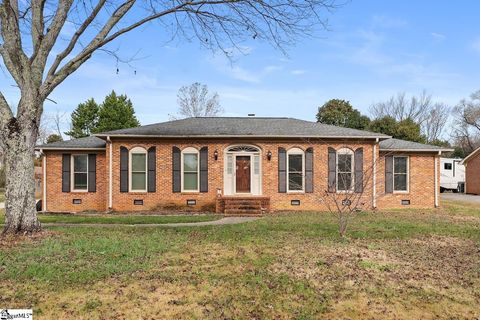 Photo of 509 Devenger Road, Greer, SC 29650 (MLS # 1577055)