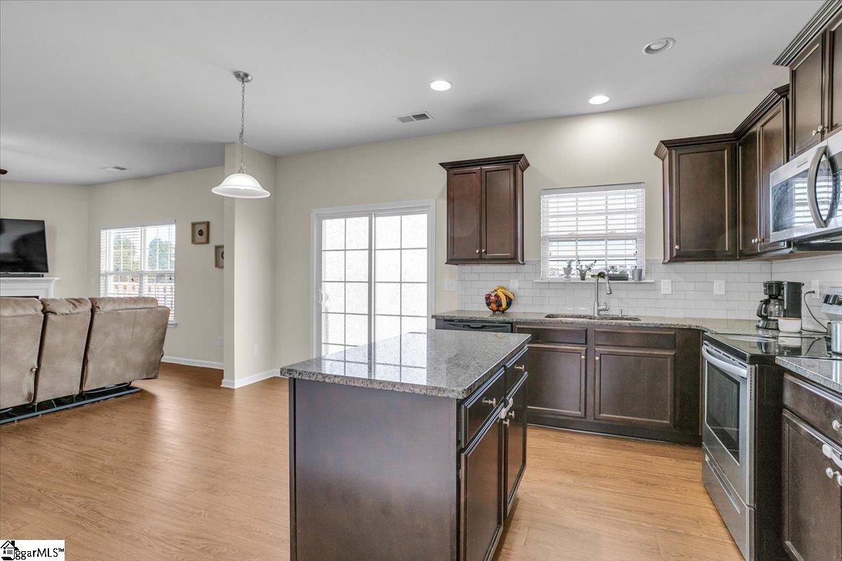 Greer, South Carolina 29651, United States, 4 Bedrooms Bedrooms, ,3 BathroomsBathrooms,Residential,Active,105044