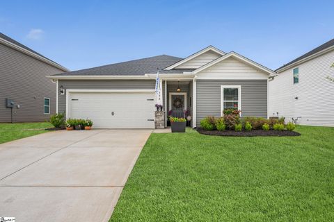 Photo of 300 Lavinia Circle, Duncan, SC 29334 (MLS # 1592683)