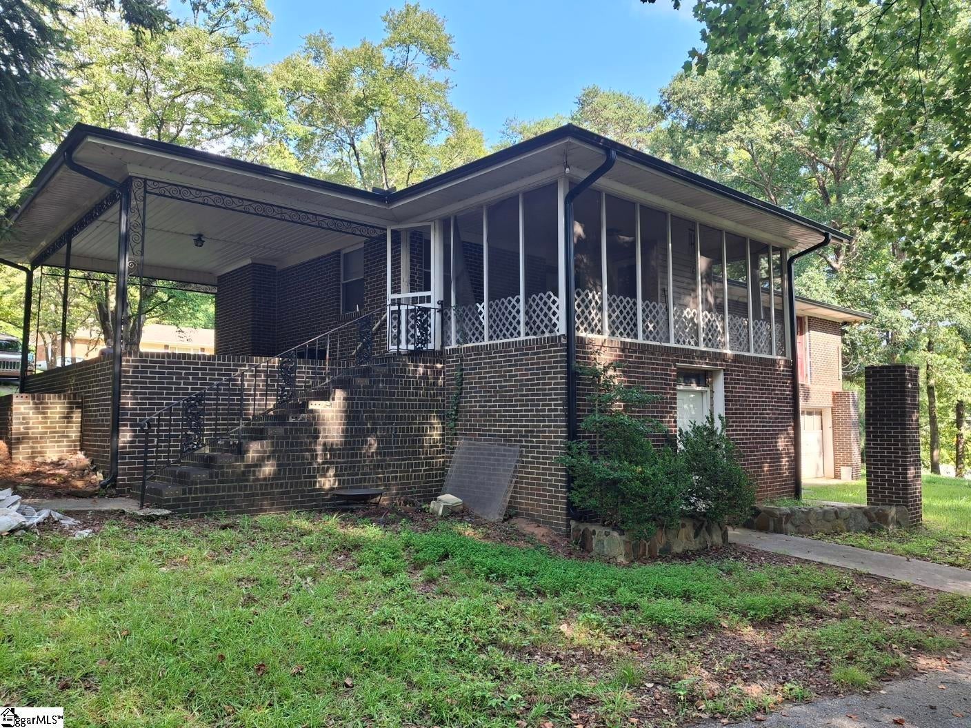 211 Thomas Road