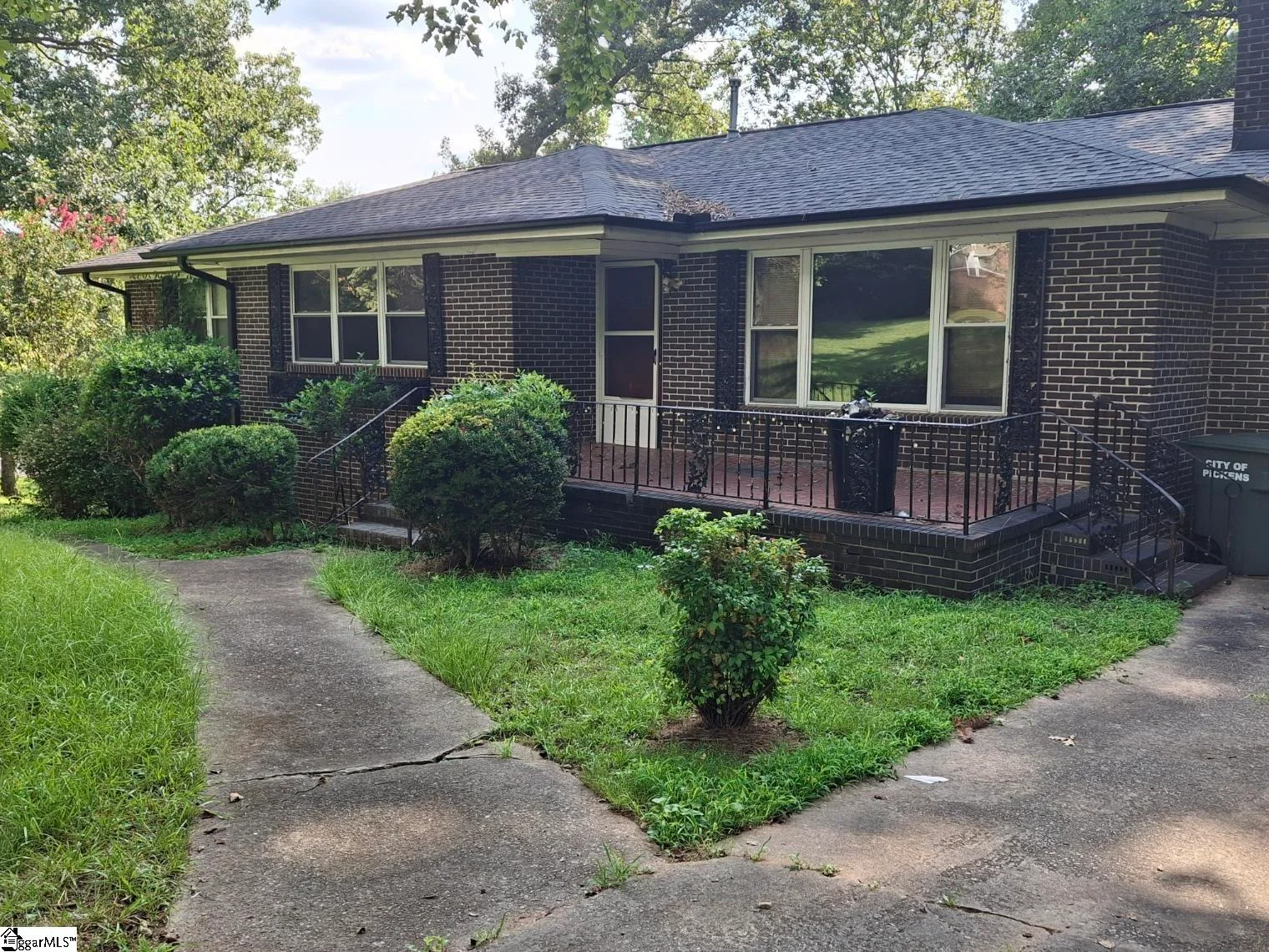 211 Thomas Road