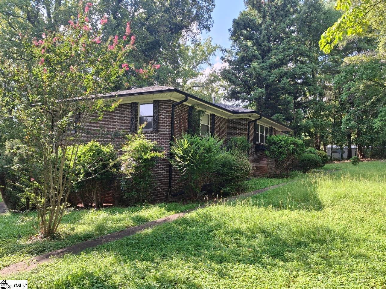 211 Thomas Road