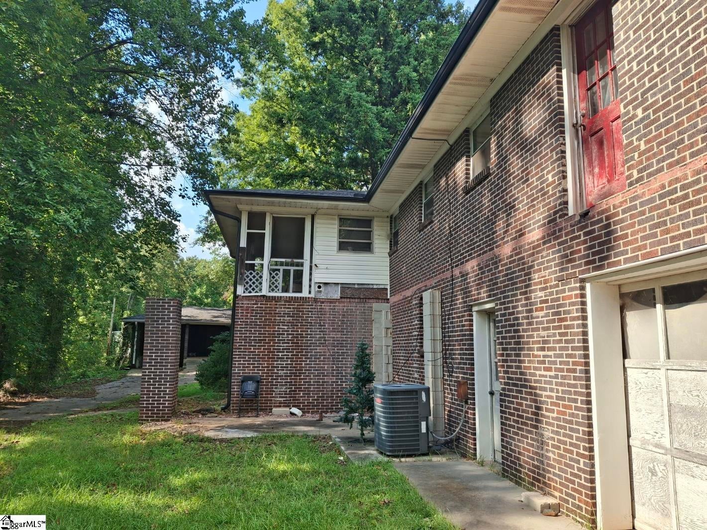 211 Thomas Road