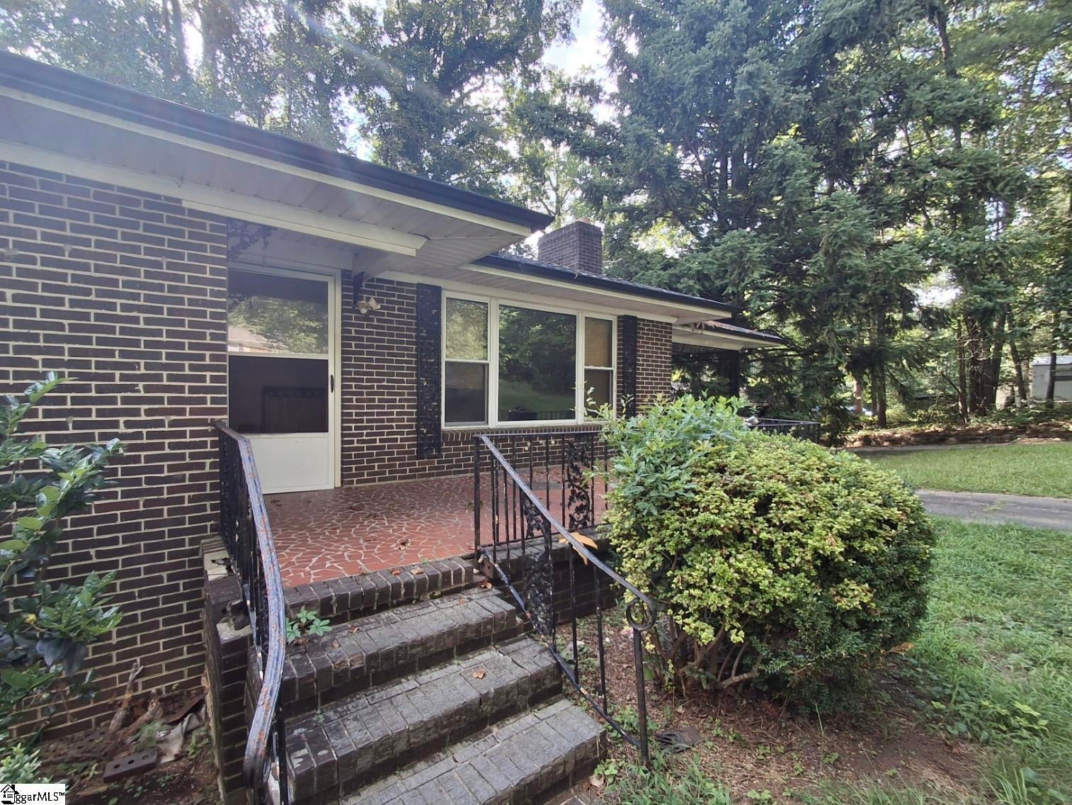 211 Thomas Road