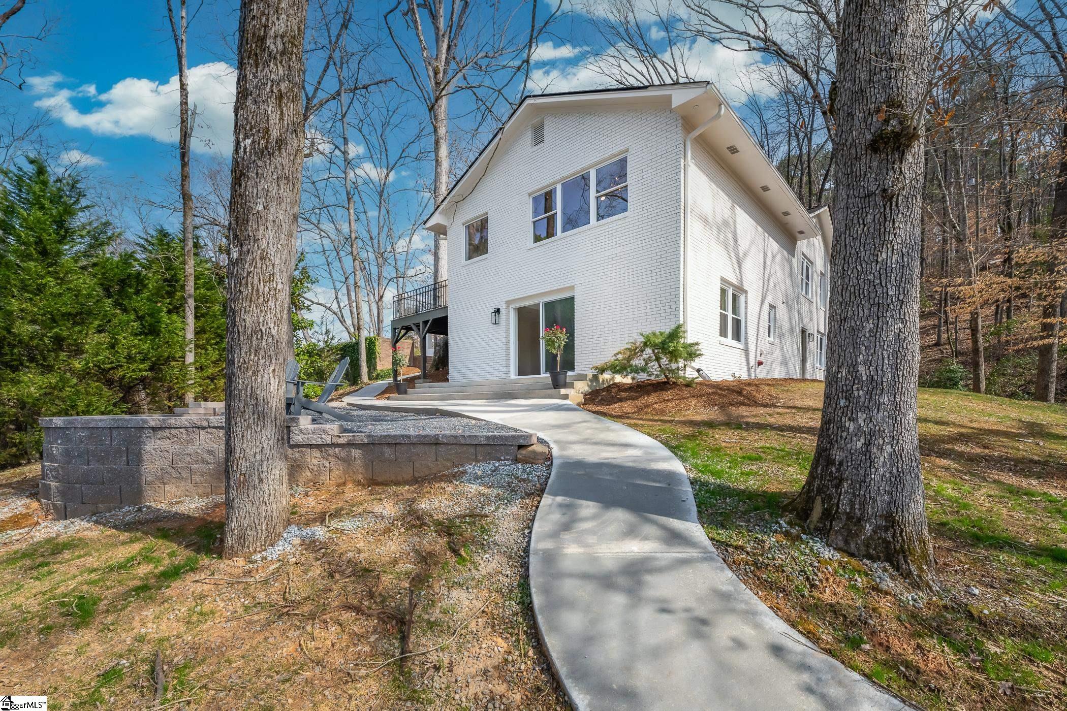 319 Harbor Drive