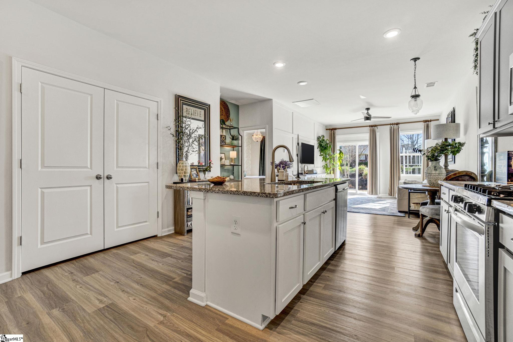 Greer, South Carolina 29651, United States, 3 Bedrooms Bedrooms, ,3 BathroomsBathrooms,Residential,Active,96509