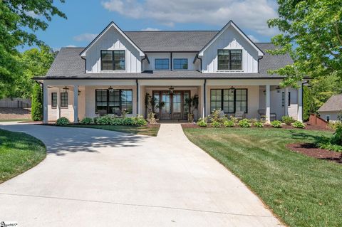Photo of 201 Stillwaters Bay Drive, Taylors, SC 29687 (MLS # 1589064)