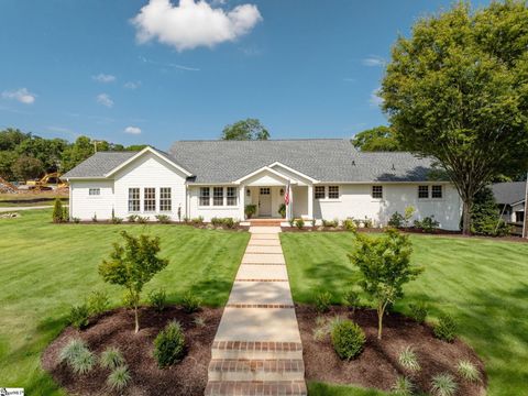 Photo of 46 Partridge Lane, Greenville, SC 29601 (MLS # 1575673)