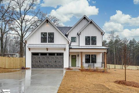 Photo of 2329 Old Parker Road, Greenville, SC 29609 (MLS # 1577401)