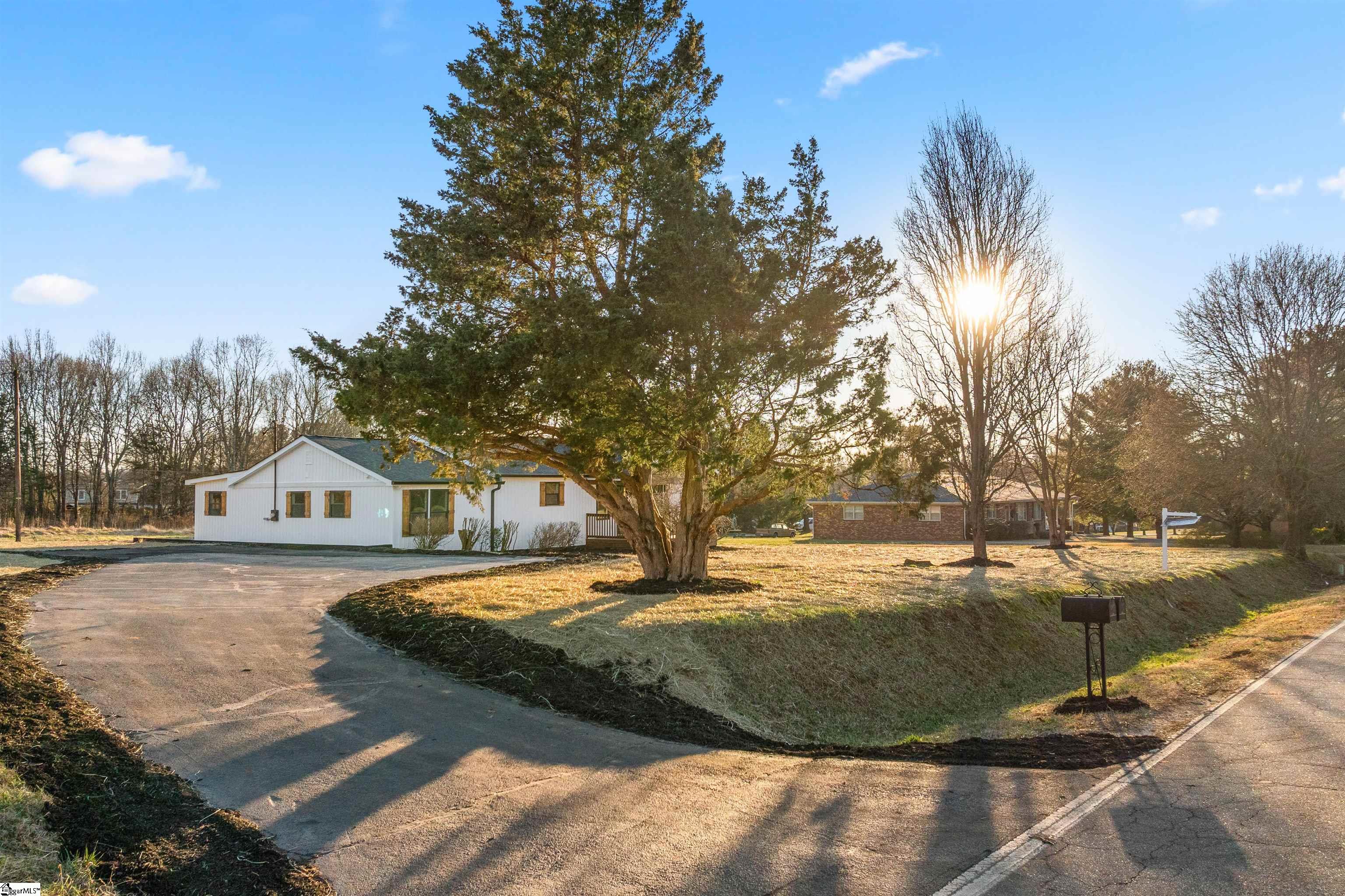 1661 Belcher Road