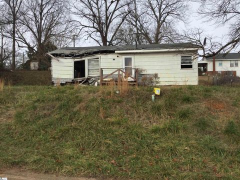 142 Hughes Street Duncan SC 29334