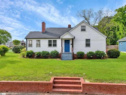 Photo of 201 Pine Street, Clinton, SC 29325 (MLS # 1587493)