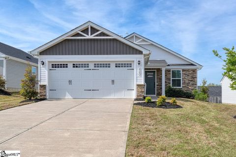 Photo of 917 Blue Willow Court, Spartanburg, SC 29302 (MLS # 1587583)