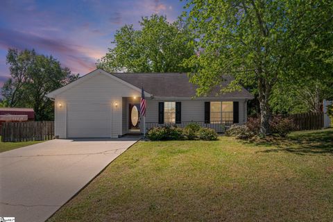 Photo of 215 Bright Morning Lane, Fountain Inn, SC 29644 (MLS # 1589372)