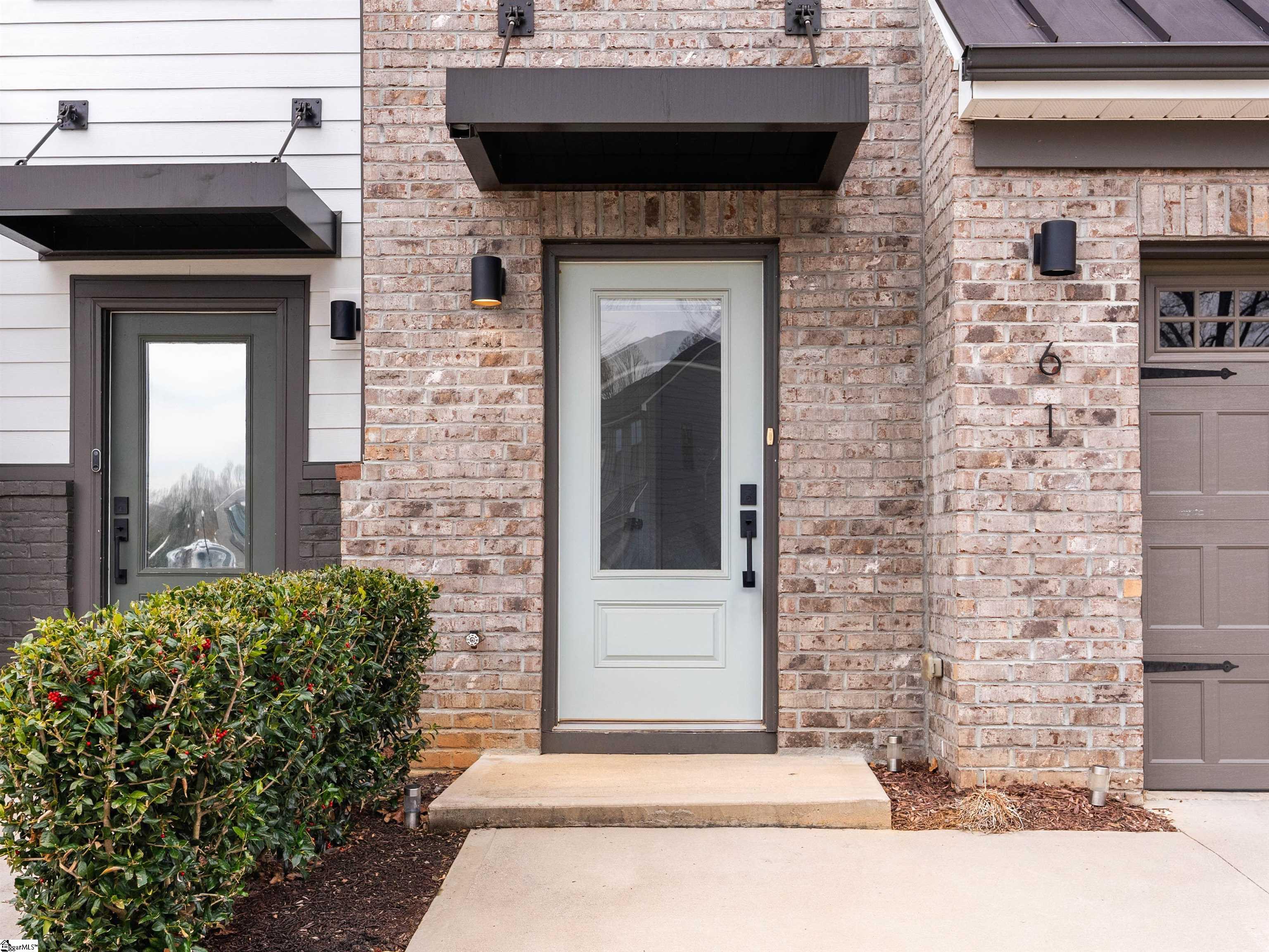 61 Connaught Court
