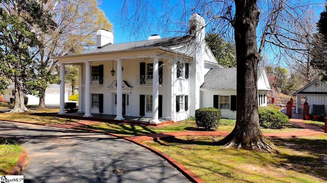 107 Lakeview Drive