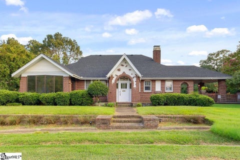 Photo of 1011 W Poinsett Street, Greer, SC 29650 (MLS # 1604028)