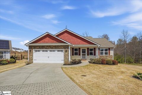 Photo of 56 Macle Court, Travelers Rest, SC 29690 (MLS # 1586621)