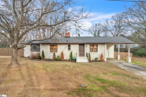 Photo of 107 Mcneese Drive, Greenville, SC 29605 (MLS # 1578418)