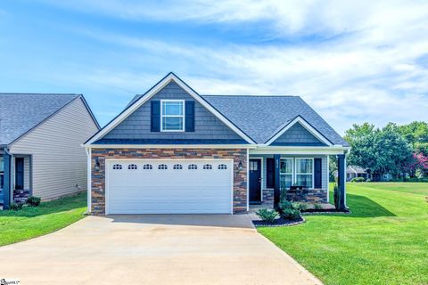 Photo of 834 John Weaver Trace, Inman, SC 29349 (MLS # 1578327)