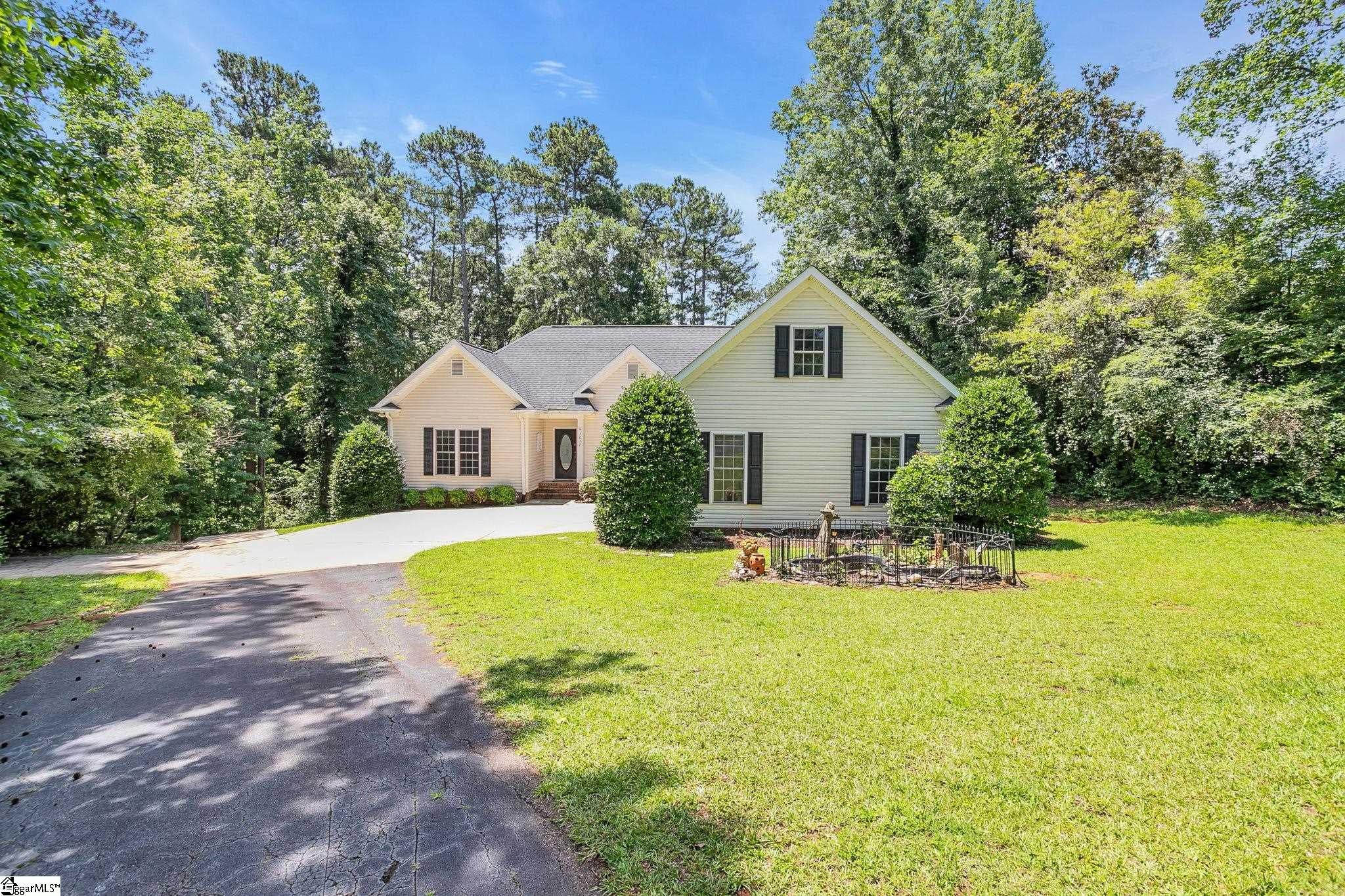 1017 Cove Circle