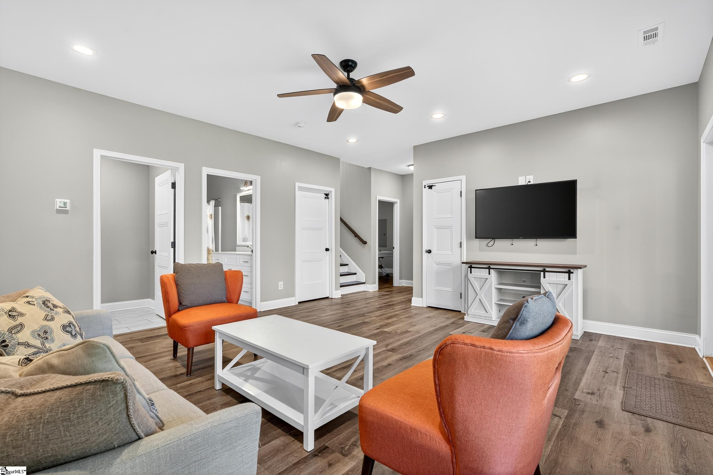 West Union, South Carolina 29696, United States, 4 Bedrooms Bedrooms, ,5 BathroomsBathrooms,Residential,Active,215824