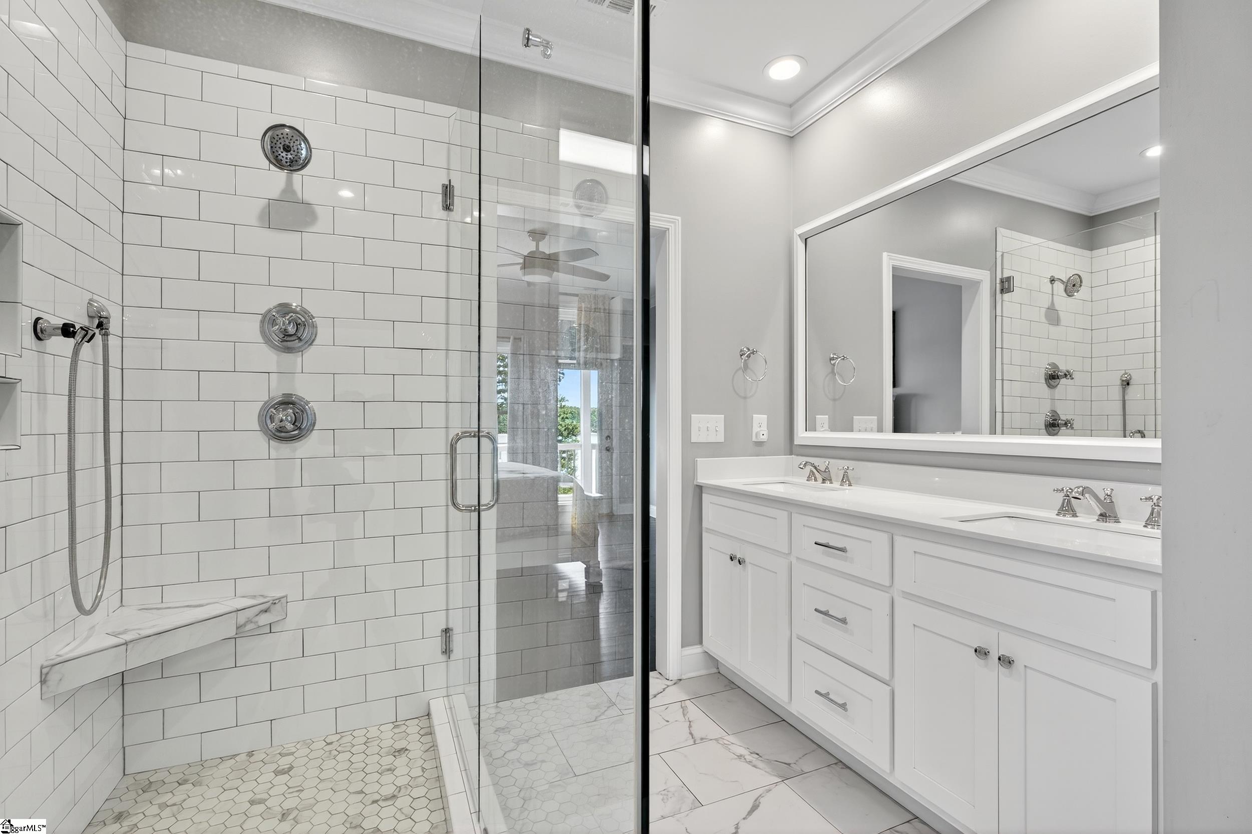 West Union, South Carolina 29696, United States, 4 Bedrooms Bedrooms, ,5 BathroomsBathrooms,Residential,Active,215824