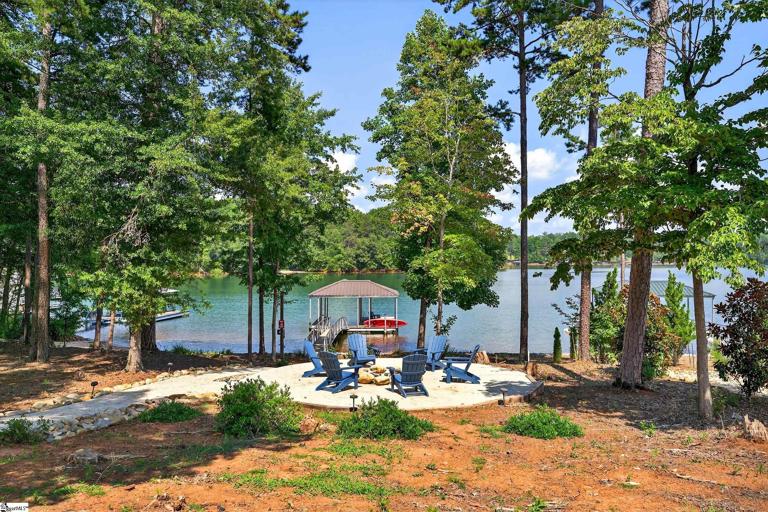 West Union, South Carolina 29696, United States, 4 Bedrooms Bedrooms, ,5 BathroomsBathrooms,Residential,Active,215824