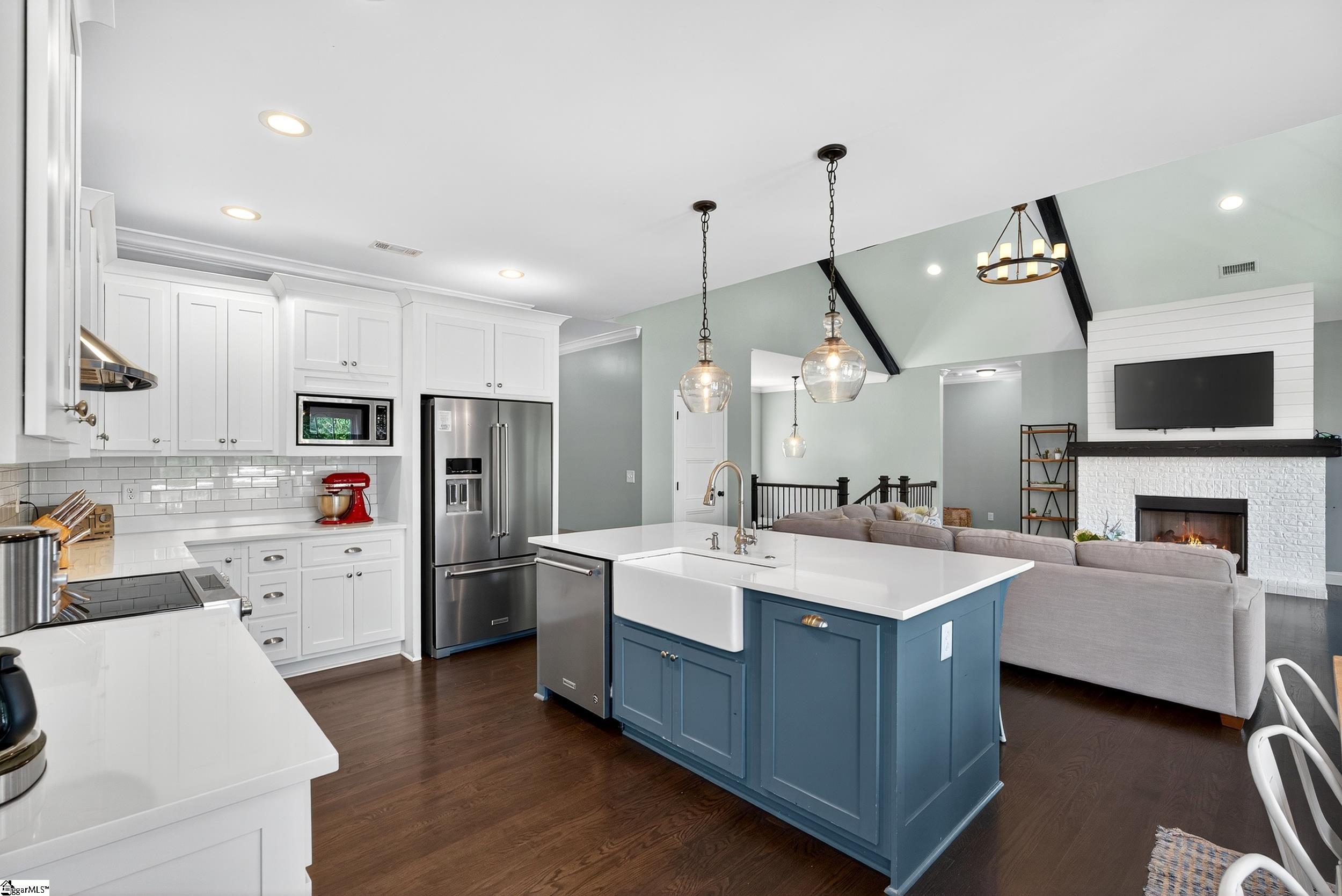 West Union, South Carolina 29696, United States, 4 Bedrooms Bedrooms, ,5 BathroomsBathrooms,Residential,Active,215824